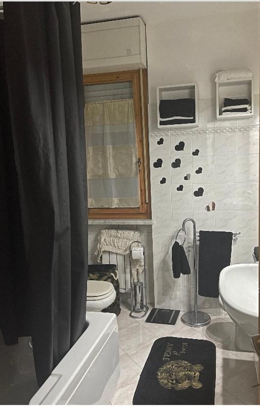 Bellissima Stanza Con Parcheggio Gratuito Apartment Cinquale Luaran gambar
