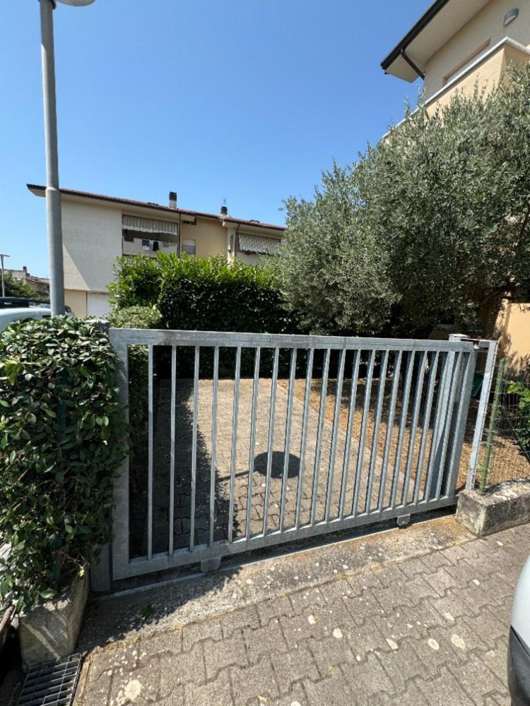 Bellissima Stanza Con Parcheggio Gratuito Apartment Cinquale Luaran gambar