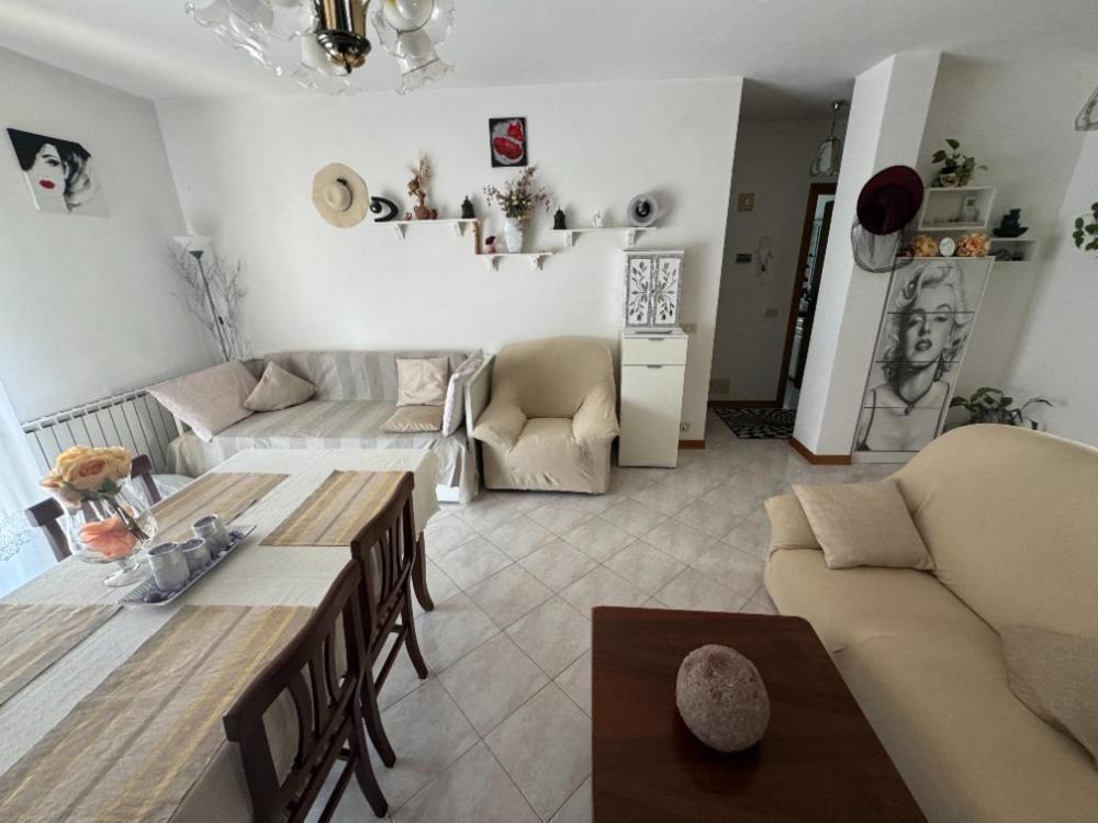 Bellissima Stanza Con Parcheggio Gratuito Apartment Cinquale Luaran gambar